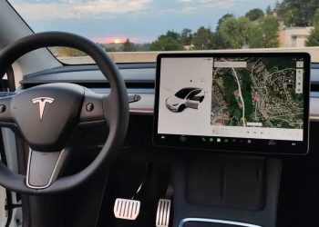 Tesla accusé de publicité mensongère sur son système de conduite autonome en Chine ?