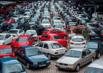 Le marché de l&rsquo;occasion explose : les voitures de seconde main font de la résistance