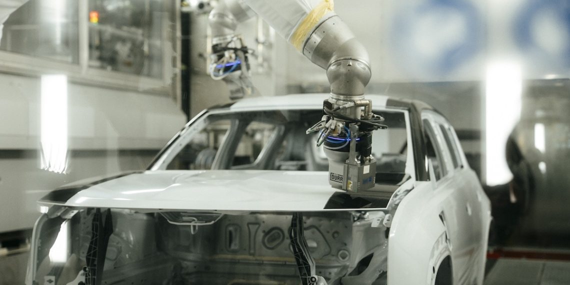 Découvrez la Renault 4 : entre style rétro et vision futuriste saisissante !