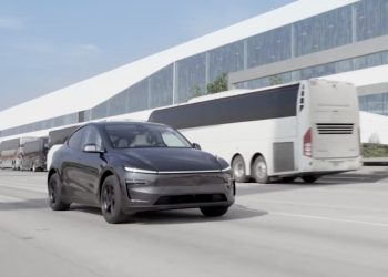 Découvrez Pourquoi Tesla FSD Reste Incontournable Malgré sa Supervision!