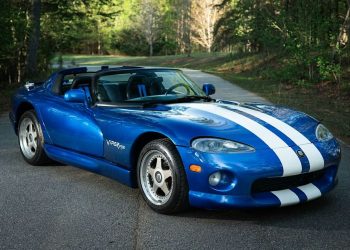 Cette Shelby Dodge Viper de concessionnaire atteint un prix record et pulvérise les attentes des collectionneurs !
