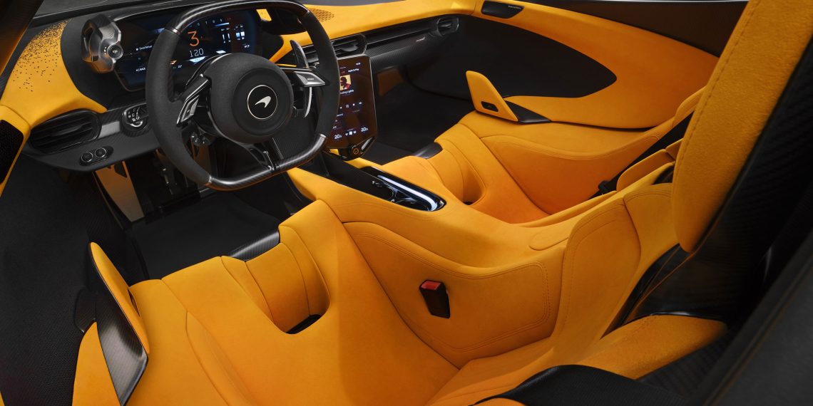 L’incroyable raison pour laquelle vous ne pouvez pas ajuster le siège conducteur d’une McLaren W1 va vous surprendre !