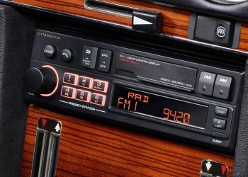 Le secret derrière la platine cassette rétro de Pioneer : une prise USB cachée !