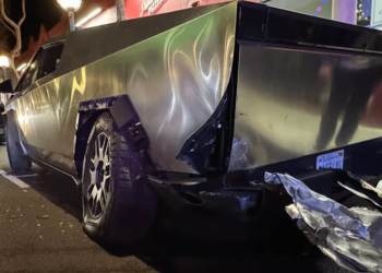 Le coût hallucinant des réparations d&rsquo;un Tesla Cybertruck après une collision avec une simple berline compacte !