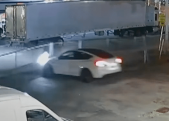 Des voleurs débloquent et volent facilement plusieurs Tesla sous l&rsquo;œil des caméras : le mystère persiste !