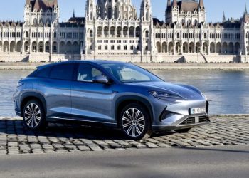 Quand BYD dépasse Tesla : la domination des géants chinois des véhicules électriques explose les ventes mondiales !