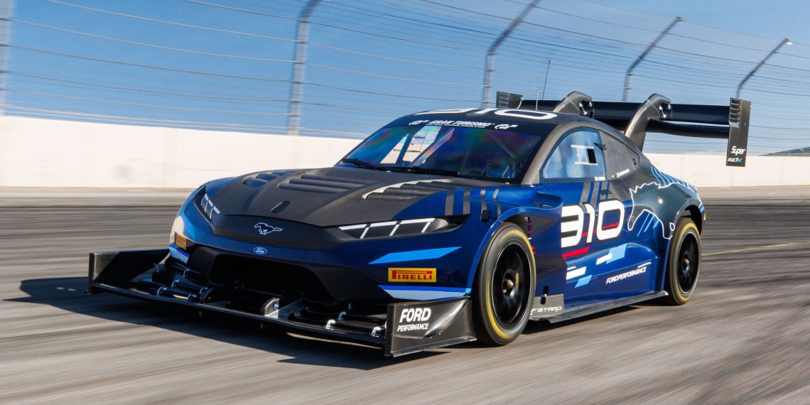 La nouvelle bête électrique de Ford : aérodynamique active, freins en carbone et 2,250 chevaux !