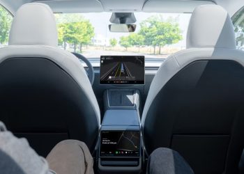 Elon Musk frappe fort avec le lancement surprise des Robotaxi Tesla, même tardifs !