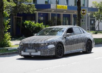 La BMW M3 EV 2028 : ces clichés espions révèlent un design terriblement ordinaire !