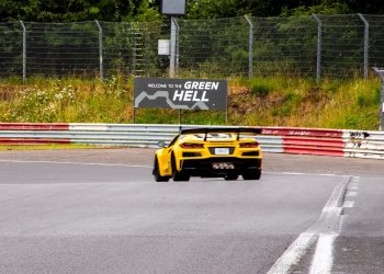 Comment Chevrolet a surpris Porsche et Ford sur le célèbre circuit du Nürburgring