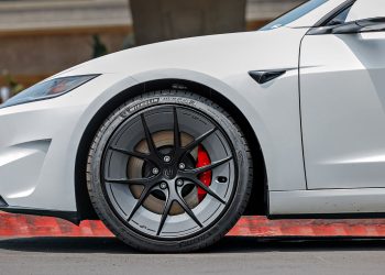 Une entreprise Tesla affirme avoir créé une roue « indestructible » qui va révolutionner le covoiturage