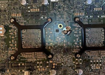 Voici pourquoi l&rsquo;accord colossal de 16,5 milliards entre Tesla et Samsung pourrait vous surprendre