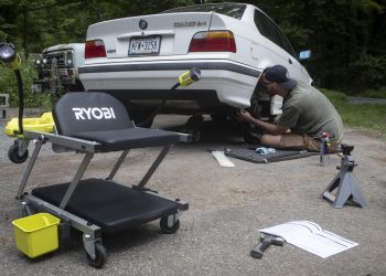 Ne manquez pas ce siège ingénieux Ryobi : le tabouret astucieux qui éclaire votre chemin !