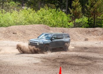 Le secret inattendu pour activer le Kick Turn sur les premiers Rivian R1T et R1S Quad