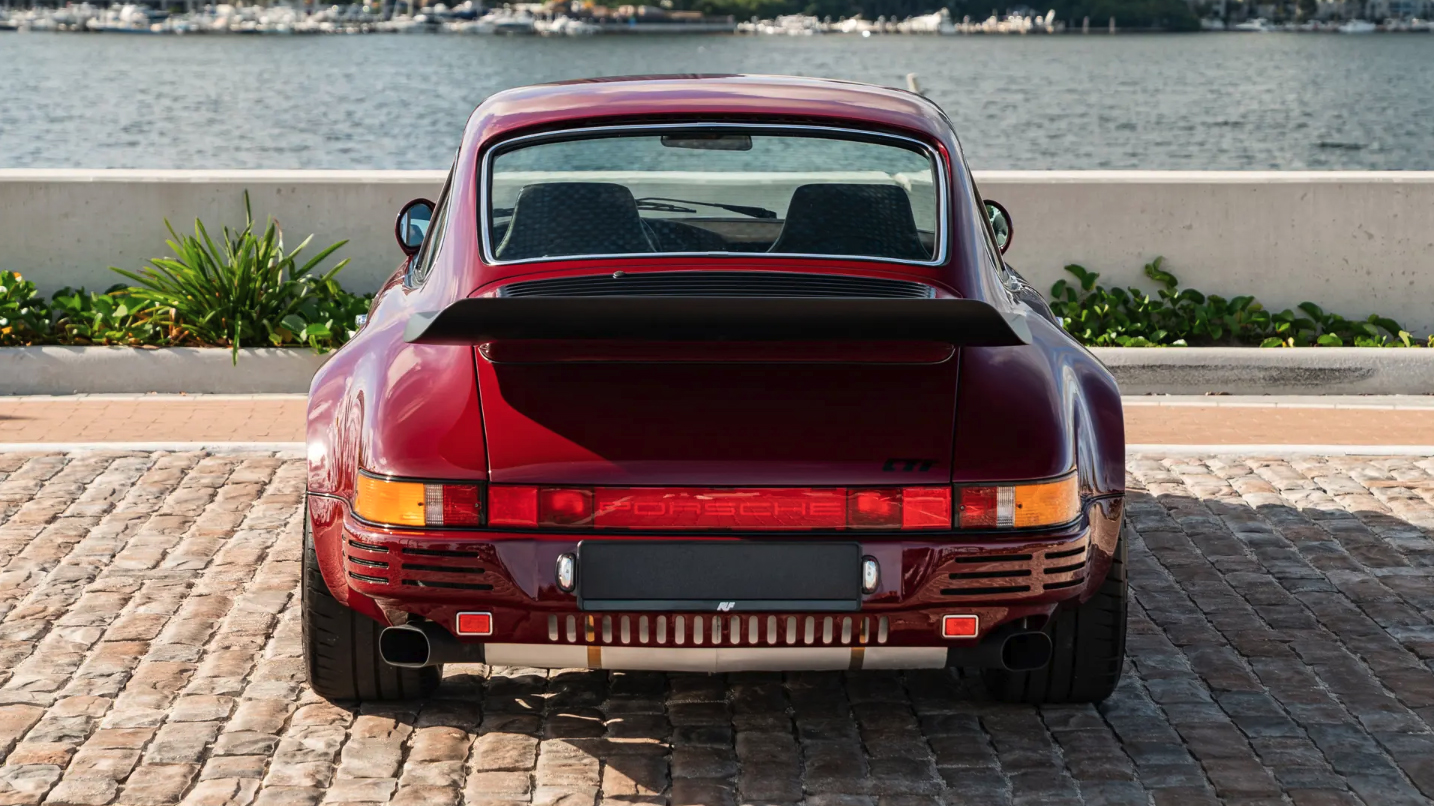 Intérieur du Redbird 1989 Ruf CTR1