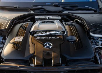 Le PDG de Mercedes affirme que l&rsquo;interdiction des voitures à essence en Europe d&rsquo;ici 2035 pourrait échouer : les raisons inattendues