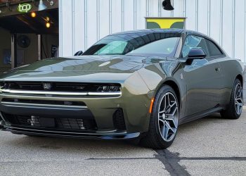 La Dodge Charger Scat Pack 2026 abandonne son V8 pour un moteur 550 ch et traction intégrale : une révolution surprenante !