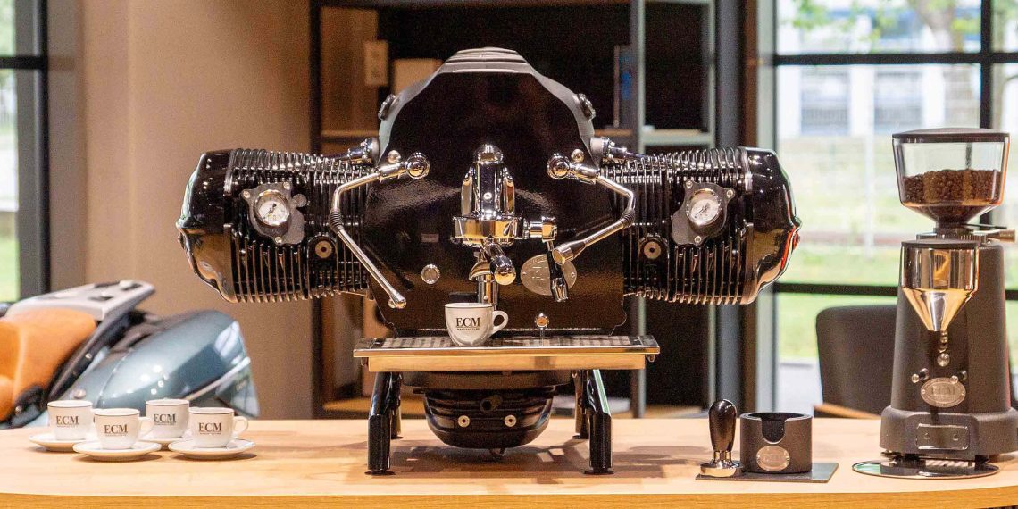 Cette machine à café à 9 185 $ cache un moteur BMW inattendu !