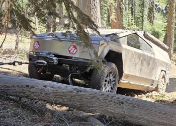 Un Tesla Cybertruck coincé depuis des jours en tentant de dompter le Rubicon Trail : cauchemar sur roues ?