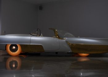 Cette voiture custom iconique des années 50 aux pneus Goodyear lumineux enfin en vente : ne passez pas à côté !