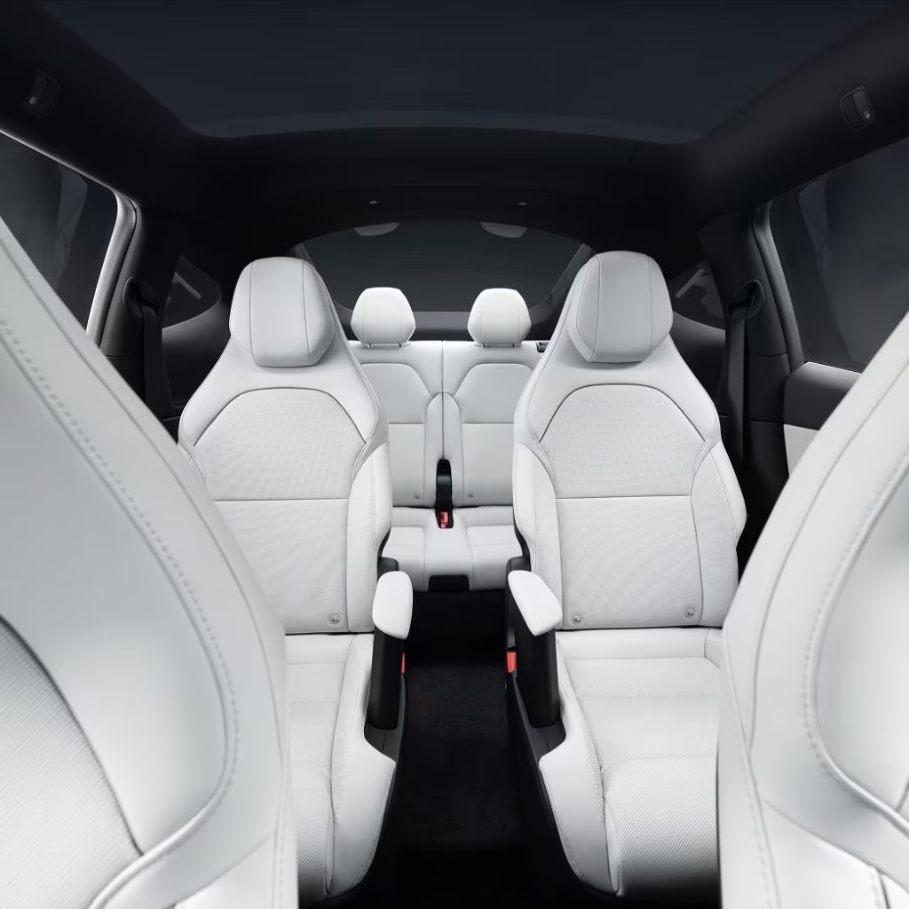 Tesla Model Y L intérieur