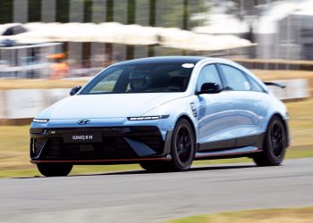 La Hyundai Ioniq 6 N déchaînée sur circuit : presque impossible de deviner que c’est une électrique !