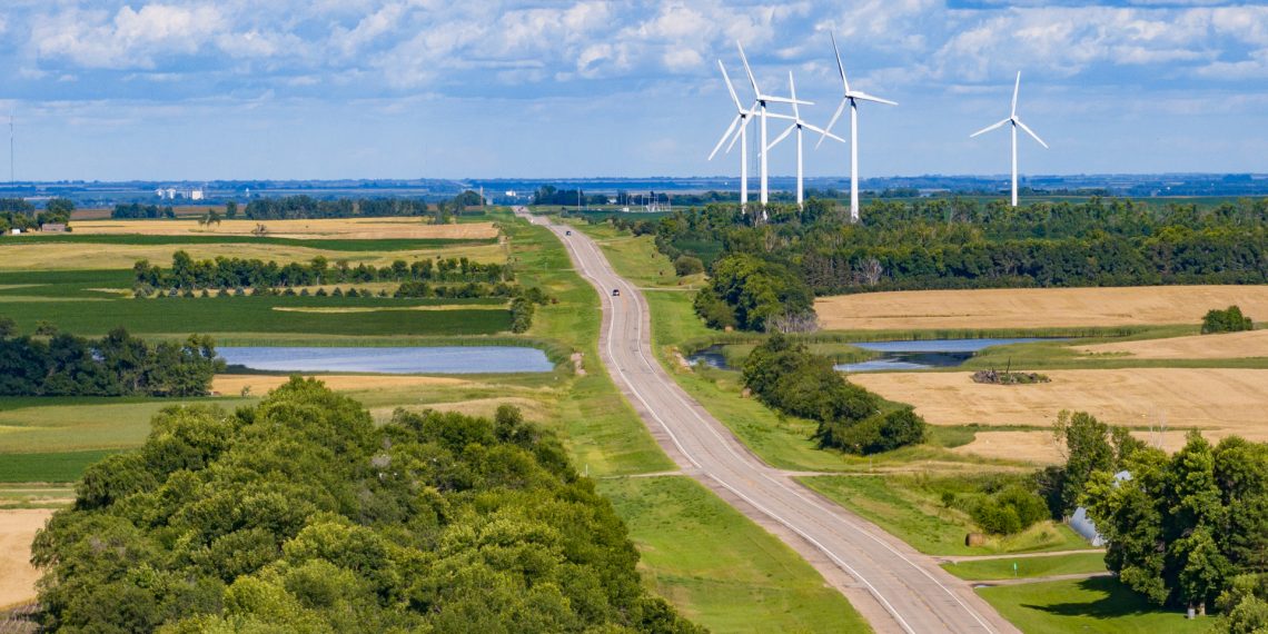 La surprise cachée des autoroutes à 80 MPH dans le Dakota du Nord : où la vitesse est réduite ailleurs !