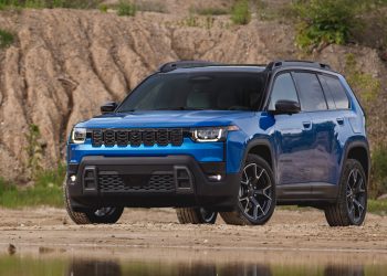 Le Jeep Cherokee 2026 revient en force : un hybride à 37 MPG à partir de 37 000 $ qui va vous étonner !