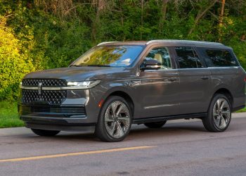 Le PDG de Ford brise les attentes : pourquoi il a dit non à un Lincoln entièrement électrique