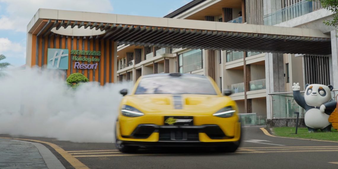 Une voiture électrique chinoise copie les vidéos Gymkhana de Ken Block—et vous serez surpris par notre réaction inattendue !