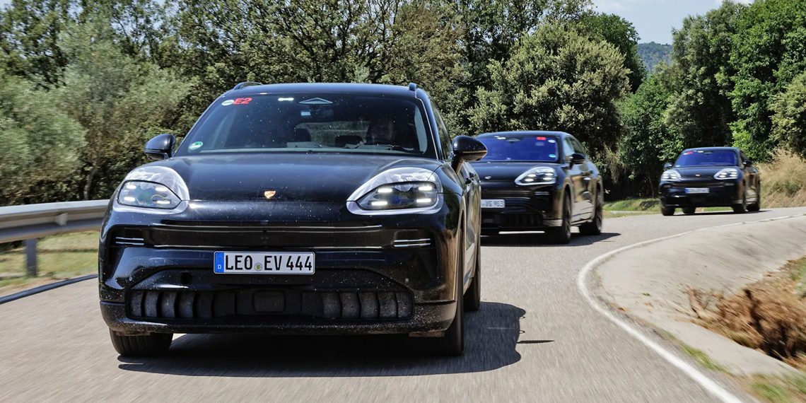Pourquoi Porsche cache-t-il ses prototypes avec d’énormes phares déguisés ? Un secret intriguant enfin percé.