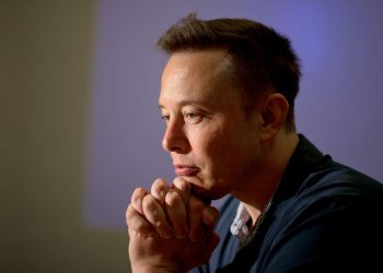 Elon Musk lâche un milliard sur Tesla : la folie des investisseurs continue