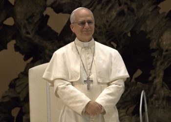 Le pape Léon XIV critique l&rsquo;énorme salaire d&rsquo;Elon Musk : les dessous d&rsquo;une indignation inattendue (Opinion)