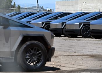 Le prix du Tesla Cybertruck s&rsquo;envole de 10 000 $ : qu&rsquo;est-ce que ça signifie pour vous ?