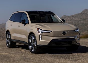 L&rsquo;industrie automobile bascule vers l&rsquo;électrique : pourquoi le recul est impossible, selon le PDG de Volvo