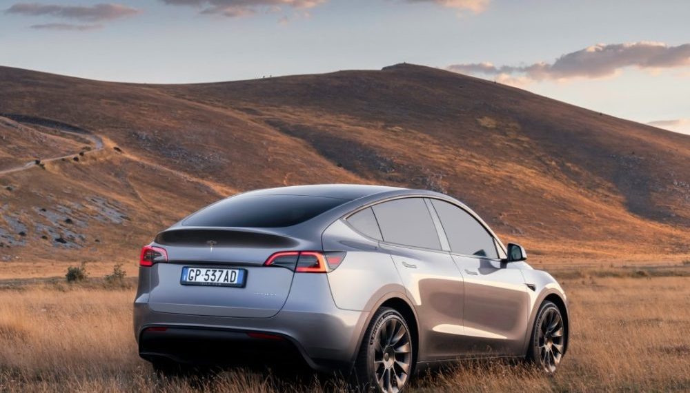 Pourquoi les prix des Tesla d’occasion explosent encore en Suède : la demande s’emballe