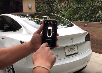 Vous ne devinerez jamais comment Tesla résout enfin ce problème frustrant avec &lsquo;Actually Smart Summon&rsquo; !