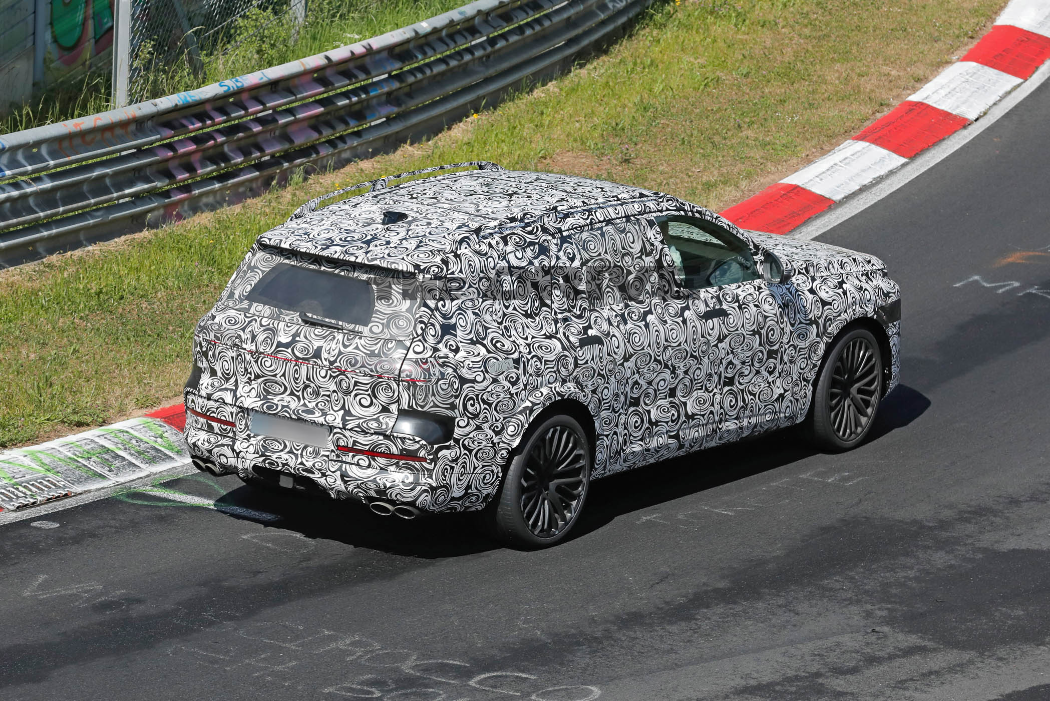 Photos espions de la Audi SQ9 2027 de dos