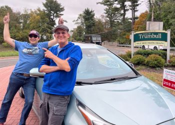 Ils tournent pendant 5 heures sur un rond-point pour une bonne cause et se font arrêter deux fois !
