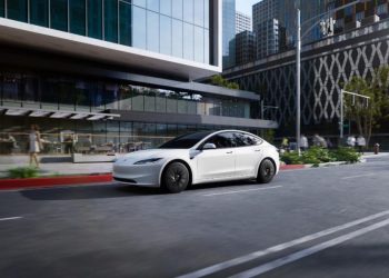 Tesla : les modèles standard vont-ils sauver les livraisons malgré la déception des prix ?
