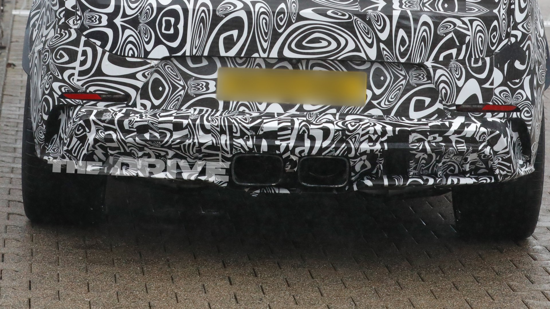 Image du Range Rover Sport SV en camouflage