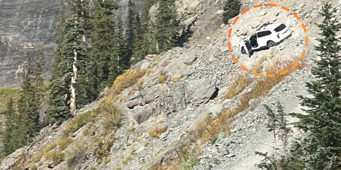 Un touriste en Kia Telluride frôle la chute dramatique à Black Bear Pass, causant la fermeture du sentier !