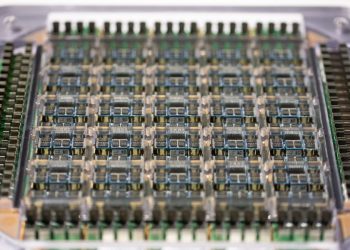 Tesla révèle son plan audacieux pour la production de la puce AI5 : une révolution en vue ?