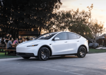 Pourquoi Tesla préfère-t-elle garder secrète la nouvelle Model Y à bas prix ?