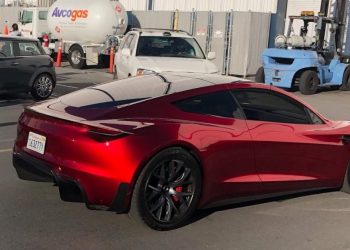 Tesla sur le point de lancer le très attendu Roadster nouvelle génération ? Un indice caché dans une offre d’emploi !