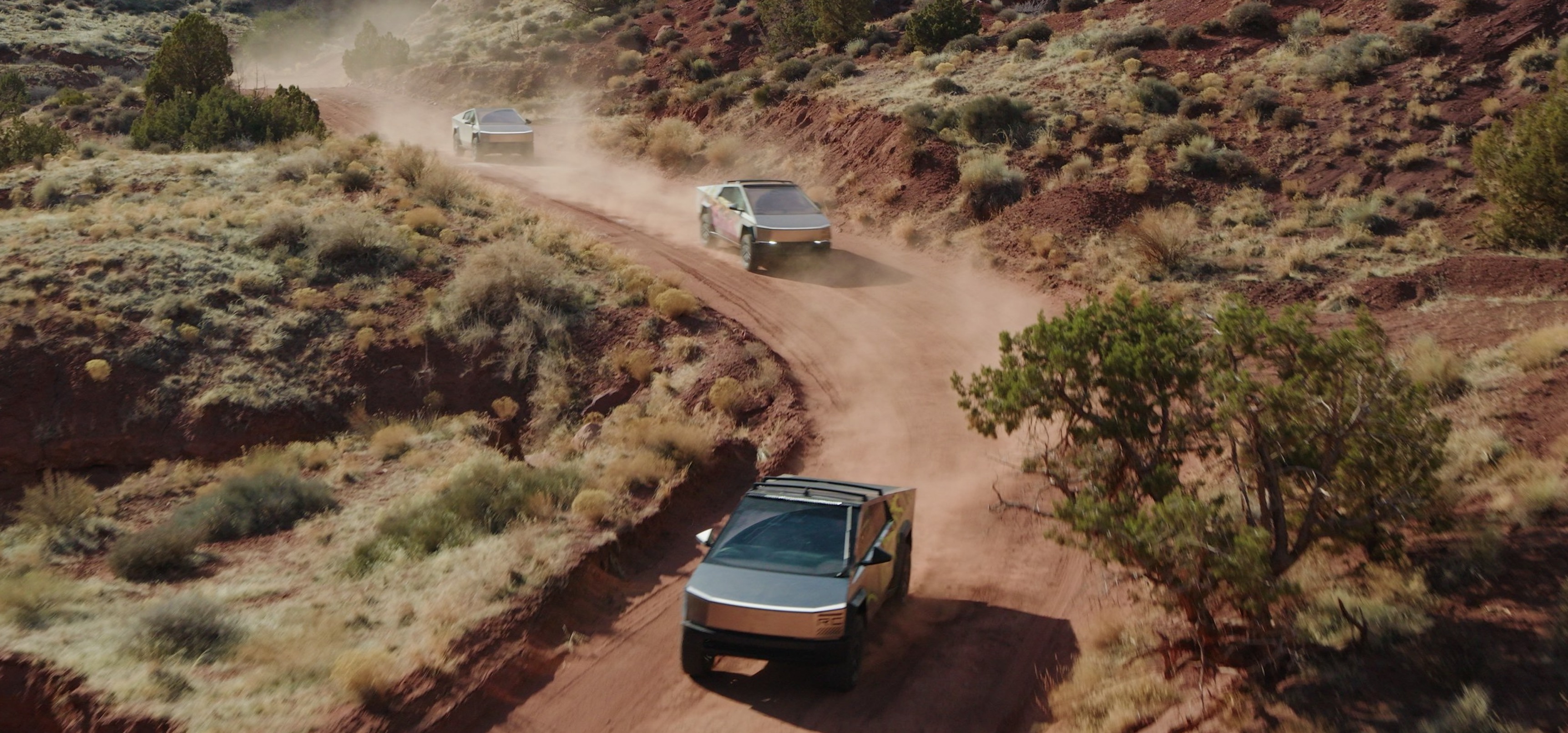 Tesla Cybertruck sur terrain accidenté