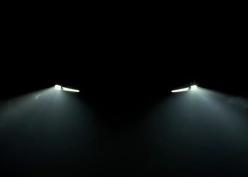 Le Model Y dépouillé de Tesla provoque l&rsquo;effervescence : dévoilement imminent mardi !