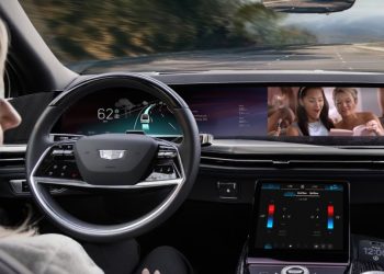 Cadillac : bientôt des films au volant, la surprise de 2028 ?