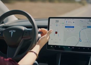 Plus de propriétaires éligibles : Tesla lance sa nouvelle suite Full Self-Driving !