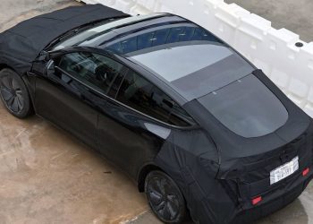 Les détails cachés du modèle abordable de Tesla révélés : un prix inattendu !